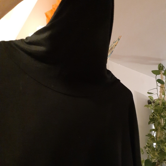 Turtleneck/Sweater - Picture 4 of 11